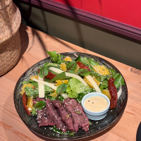 Steak Salad with Orange and Ruqola